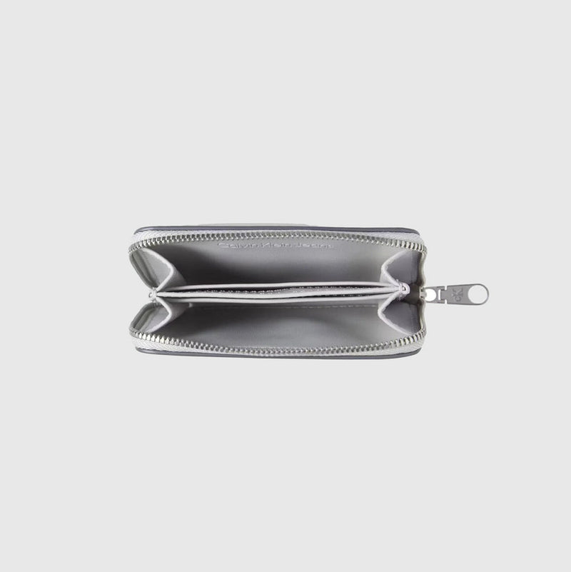 Sculpted Zip Purse - Light Grey